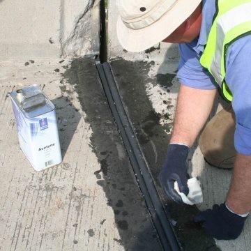 bridge-expansion-joint-test-case-study_cleaning-silicone-2-bejs-emseal