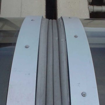 Curved EMSEAL Expansion Joints in Skylight