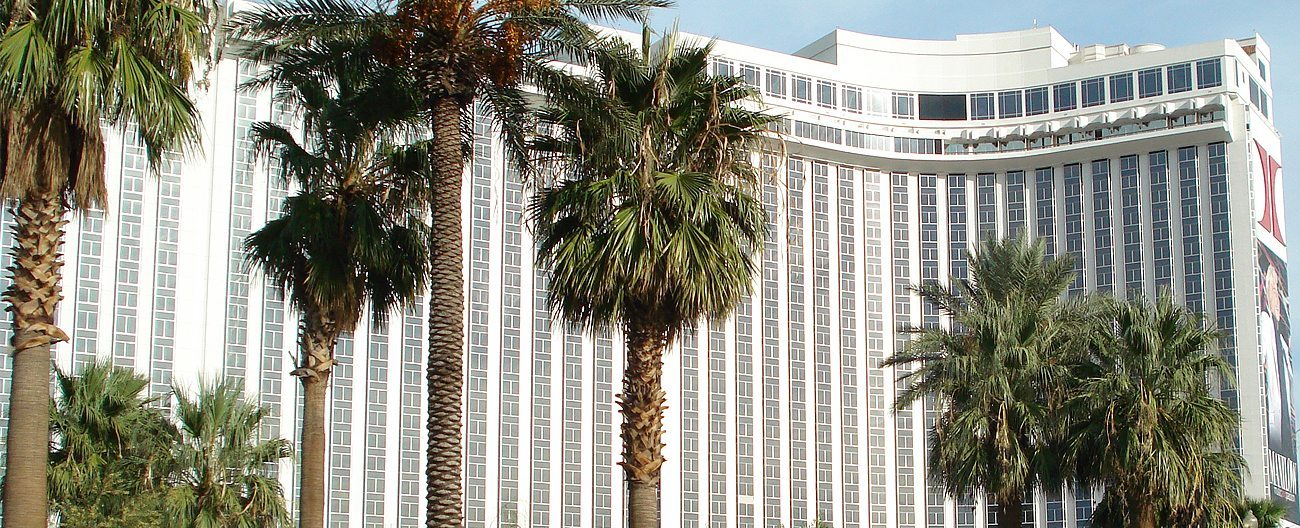 NV LasVegas Hilton Pool Deck Expansion Joints EMSEAL Migutan