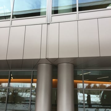 Curtainwall expansion joint sealed with Seismic Colorseal, hidden by wall system