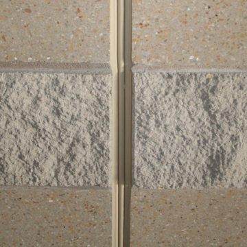 Even close-up COLORSEAL with its tensionless silicone bellows chosen from a wide color selection blends unobtrusively with the polished and textured concrete block substrates.