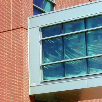 Skybridges are particularly vulnerable to heat loss as the result of being suspended and require an expansion joint to absorb exaggerated expansion and contraction. Colorseal handles the movement while ensuring R-value is preserved.