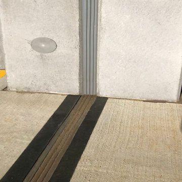 Watertight 90-degree Expansion Joint Transition