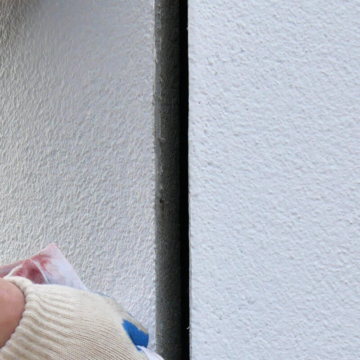 SafeReseal is coated in SikaHyflex® 150LM and tested to achieve adhesion - This Sealant System remains under constant compression from the backpressure of the impregnated foam backing.